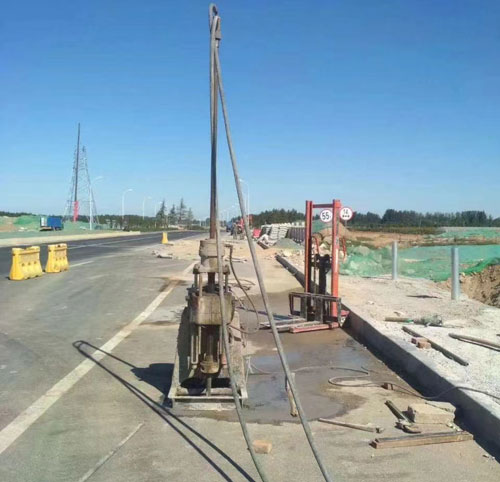 饶河公路高聚物注浆加固
